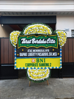 Papan Bunga Duka di Tanjung Penyebal