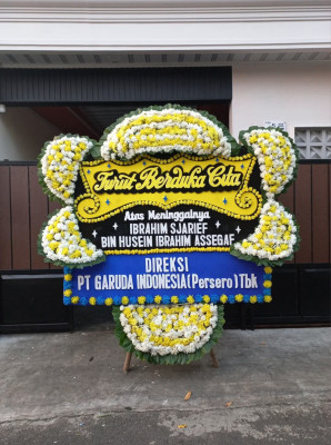 Papan Bunga Duka di Tanjung Penyebal