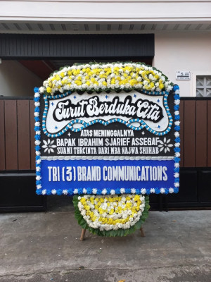Papan Bunga Duka di Tanjung Penyebal